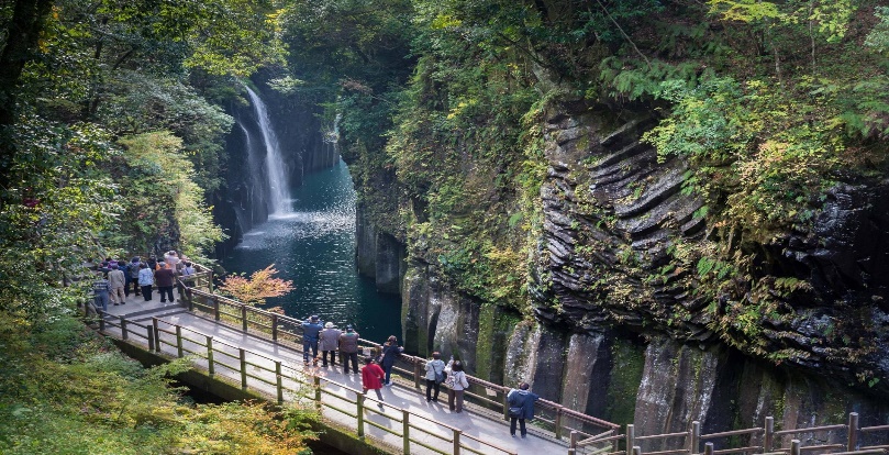 輝鷹旅行社